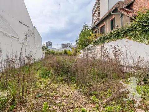 CASA A DESARROLLAR - PLANOS APROBADO - VENTA - 7 AMBIENTES - JARDIN - PISCINA -COCHERA - BELGRANO R