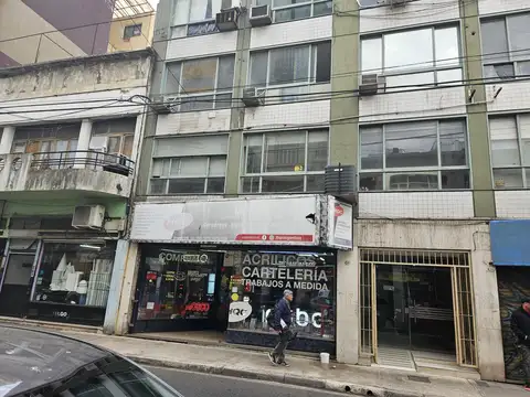 Importante semipiso de Oficina en zona Tribunales. En Alquiler o Venta   