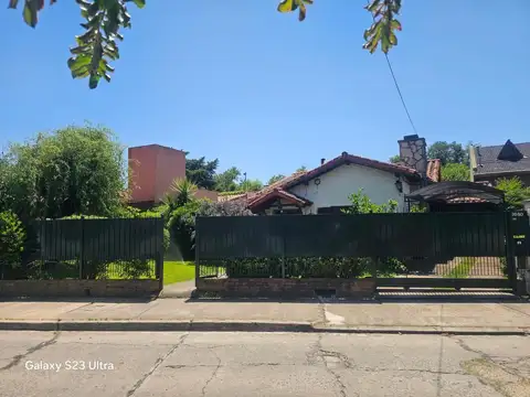 En Ciudad Jardin Chalet 3 Ambientes 2 Baños Lote 360 F: 10850