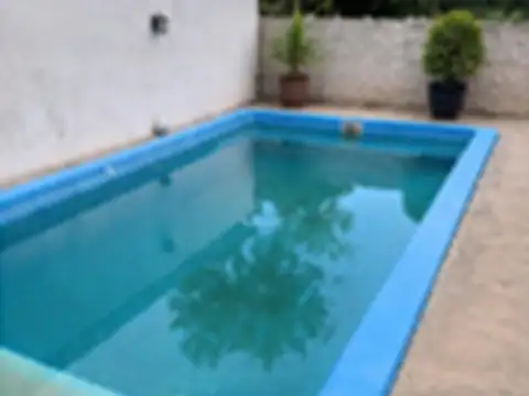 Quinta en Venta con 2 cocheras