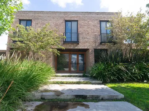Casa en Alquiler de 5 dormitorios