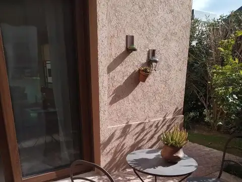 Casa 5 ambientes con 4 baños