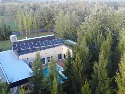 Casa 5 ambientes con 2 baños