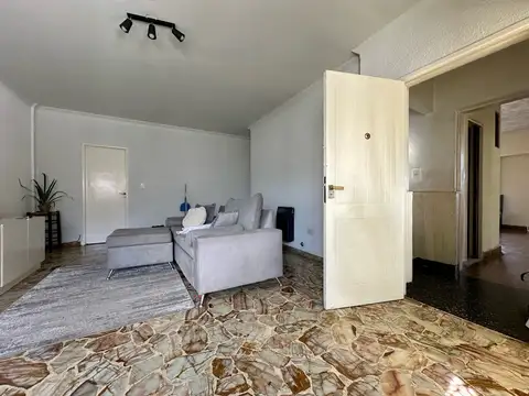 Depto Tipo Casa 4 ambientes con 2 baños