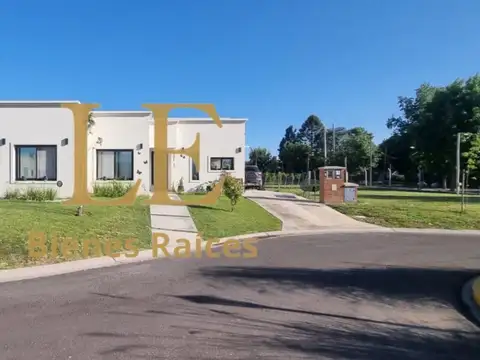 Venta Casa Santa Elisa - Pilar del Este