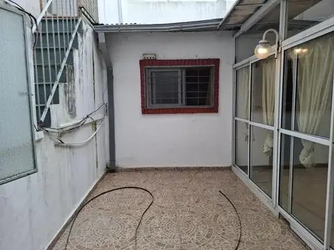ALQUILER PH 2 AMBIENTES CON PATIO - PATERNAL