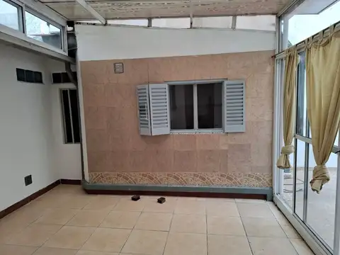 Depto Tipo Casa 2 ambientes con 1 baño