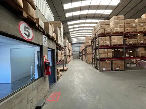 Galpón Industrial 3877 m² Edificados en 16.589 m² Tierra - 9 De Abril