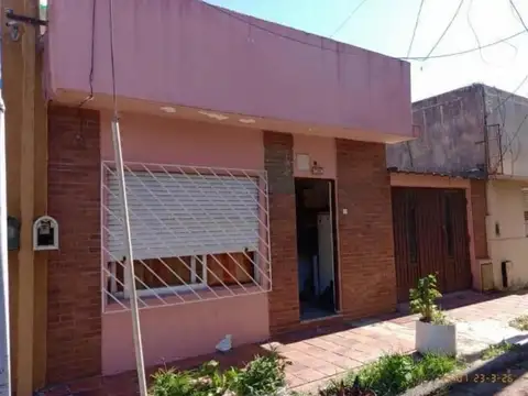 Chalet 3 ambientes con dependencia. Sarandí, Buenos Aires.