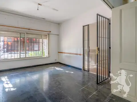 Casa 6 ambientes con 1 baño