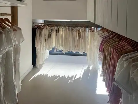 Local en Venta 40 años