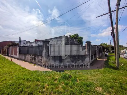 VENTA CASA ITUZAINGO NORTE 4 AMBIENTES COCHERA APTO CREDITO
