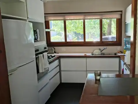Hermosa Casa Sobre Lote 1250mt2 Larena Country Club