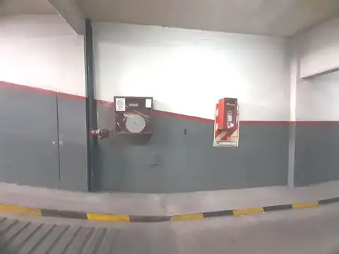 Venta Cochera Auto en Barrio SAN NICOLAS - Viamonte al 1800