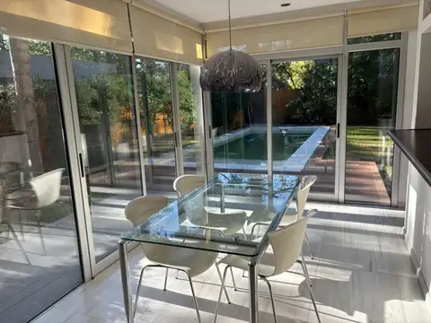 Casa 3 ambientes con 2 baños
