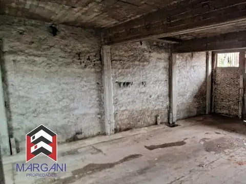 Galpon 350m2 Cub. Lote total 650m2 salida a 2 calles