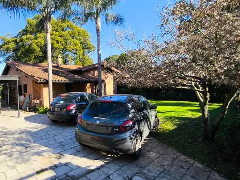 CASA QUINTA EN VENTA EN ADOLFO SOURDEAUX