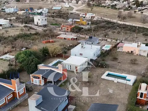 Hotel en Venta en Villa Santa Cruz del Lago, USD 130.000