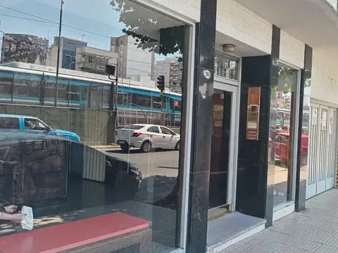 RAMEJIA NORTE TRES AMBIENTES A UNA CUADRA DE LA ESTACION