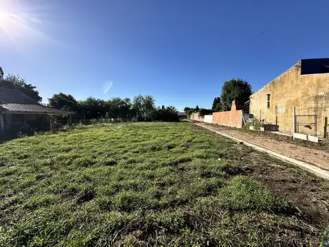 Terreno en Venta en El Ombu, USD 13.000
