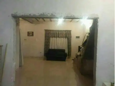 Casa 3 ambientes con 1 baño