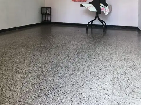 Casa 2 ambientes con 1 baño