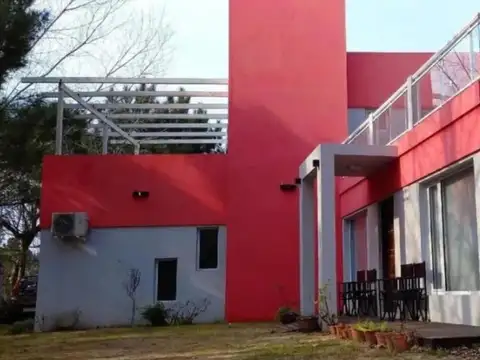 Casa en venta - 2 dormitorios 2 baños - 180mts2 - Santa Teresita