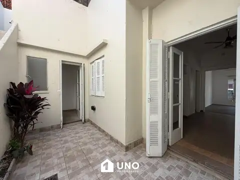Urquiza 3304 - Casa de 2 Dormitorios.