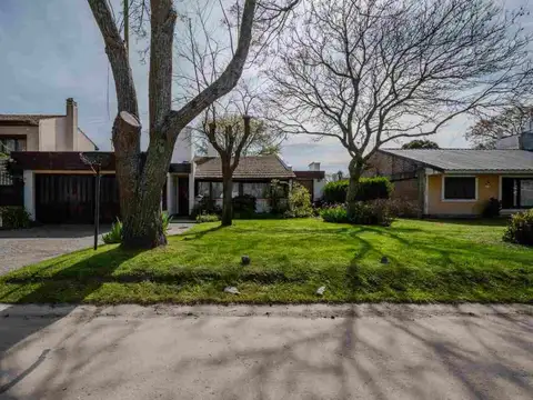 Joaquín V. González 1400