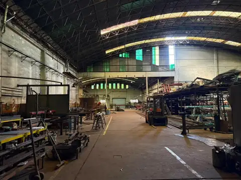 Venta Galpon Industrial Premium 3 naves en Caseros 2800 m²