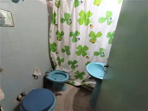 Calle 6 1700, Piso UF