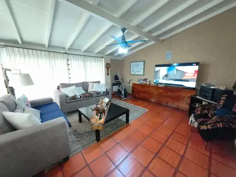 Casa en Venta con 6 cocheras