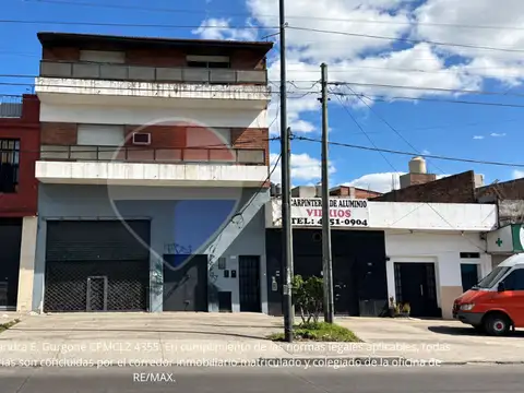 Local comercial + Casa de 5 ambientes 