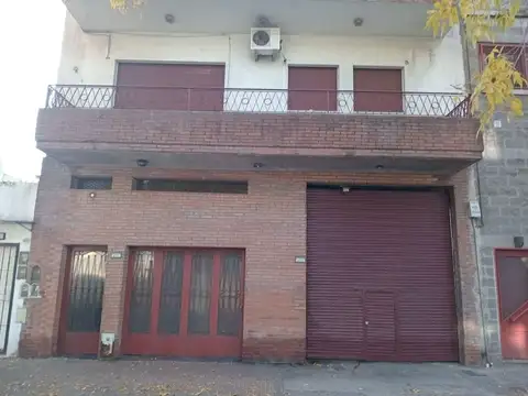 VENTA CASA 4 AMB + GALPON 135 M2 CUB. LA PATERNAL