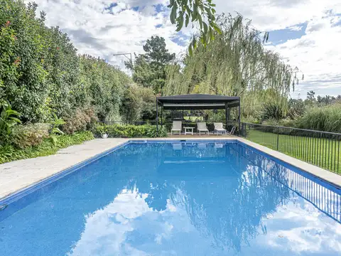 Casa 10 ambientes con 6 baños