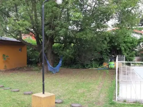 Casa 5 ambientes con 4 baños