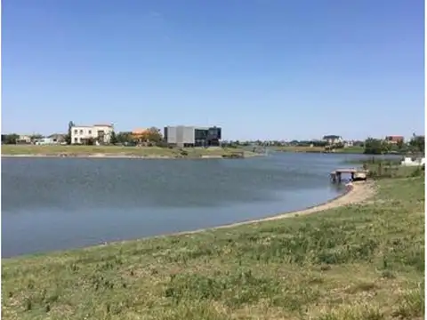 Terreno en Venta 20  mts Fondo