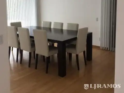 Casa a la laguna con 5 dormitorios  en alquiler en  Santa Barbara