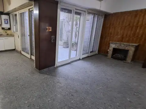 Depto Tipo Casa en Alquiler en Valentin Alsina, $ 850.000
