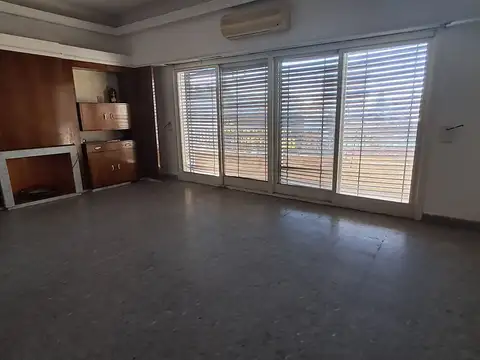 Depto Tipo Casa en Alquiler de 4 ambientes