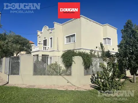 Casa en venta - amplio parque y pileta - villa de merlo
