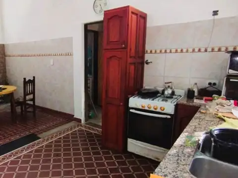 Casa 4 ambientes con 1 baño