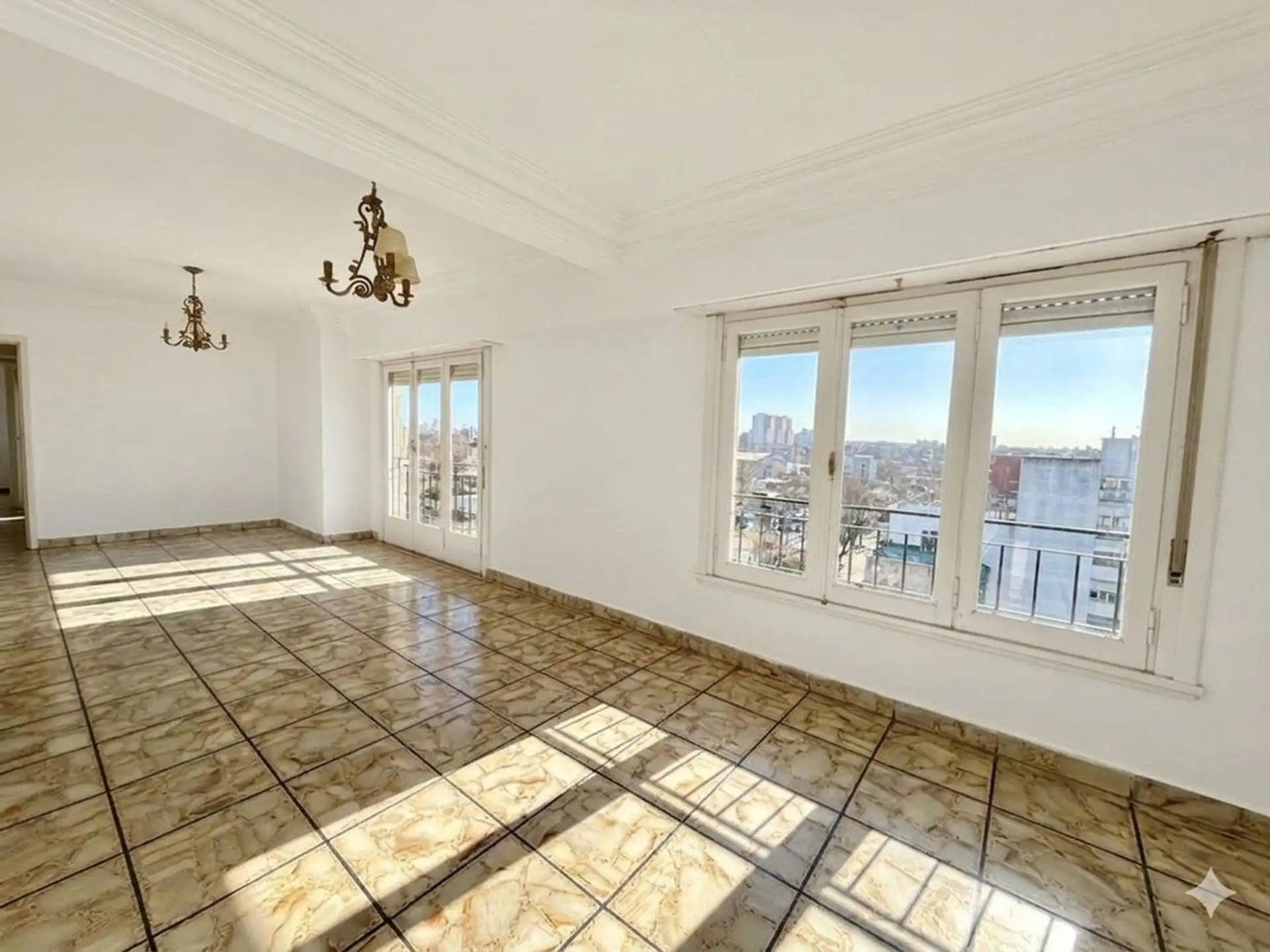 Departamento 5 ambientes, 107m² - La Perla - Apto crédito