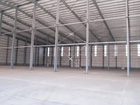 Nave 1.300 m2 – Circunvalación y Uriburu