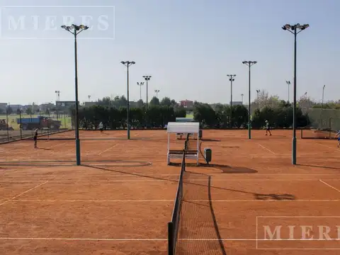 Lote al golf en venta en El Cantón barrio Golf