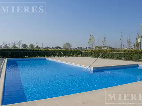 Lote al golf en venta en El Cantón barrio Golf