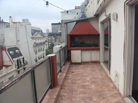 Oficina 7 ambientes con 4 baños