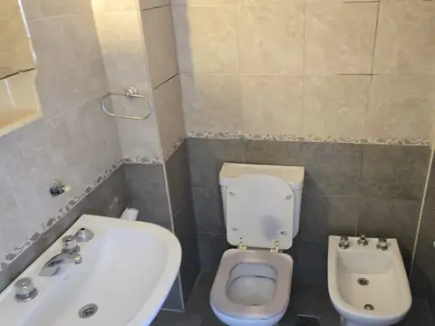 Departamento en Alquiler en Caseros, $ 450.000