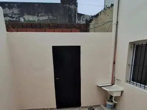 VILLA REAL. PH  MUY LUMINOSO 2 AMB MAS PATIO SIN EXPENSAS RE