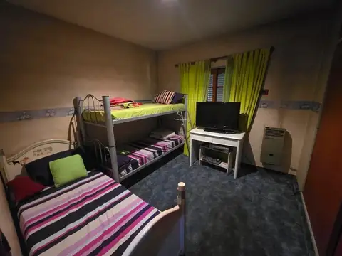Casa en Venta con 3 cocheras